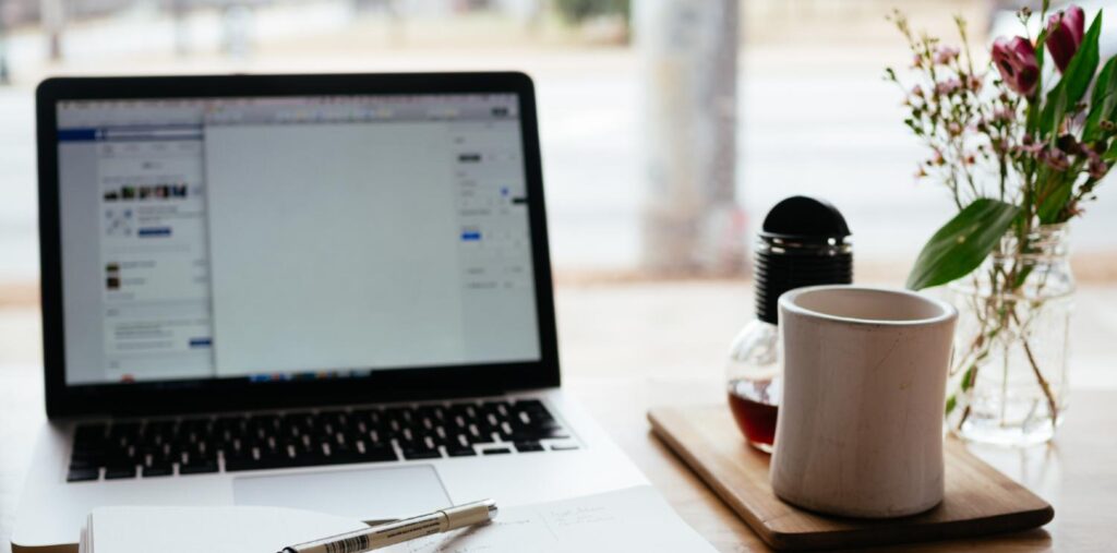 SocialNicole_How to Come Up with Blog Post Topics